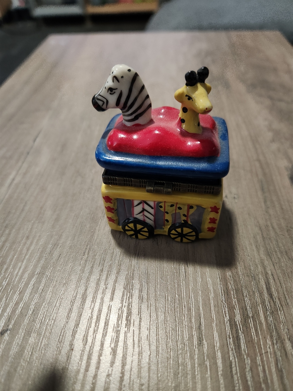 Animal Trinket Box Toy Gold Clasp - Yellow, Blue & Red